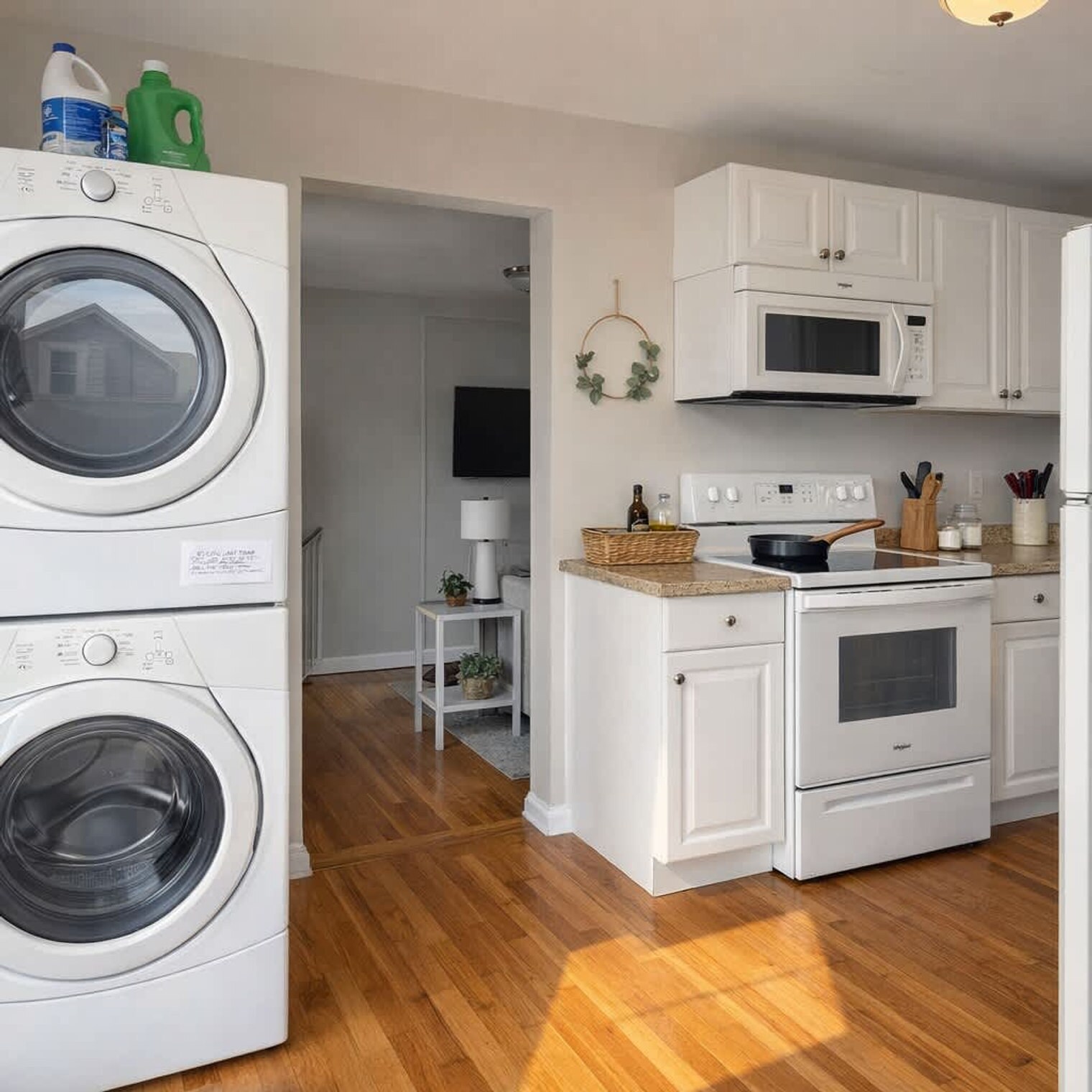 Building Photo - 905 Hill St