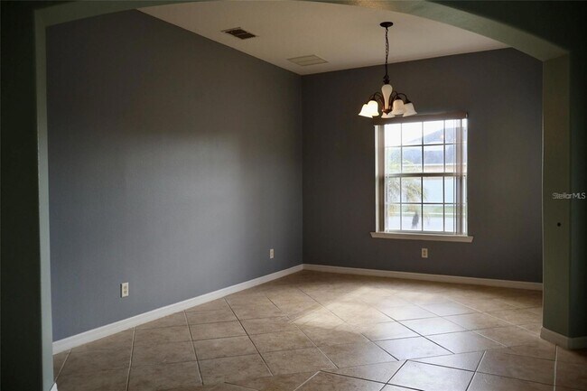 Building Photo - 369 James Cir