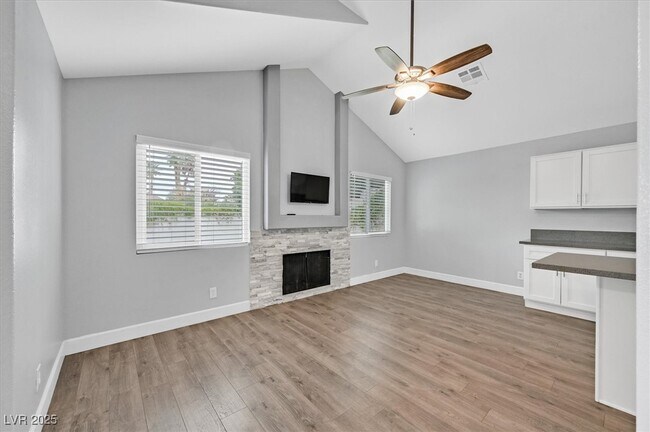Building Photo - 262 Westwind Rd