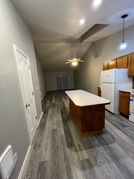 Building Photo - 222 Chapman Ln