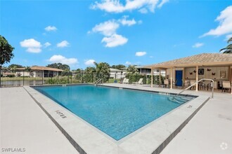 Building Photo - 141 Cypress Way E