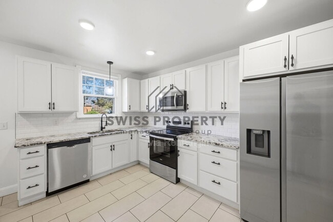 Building Photo - 417 S Huron Ave