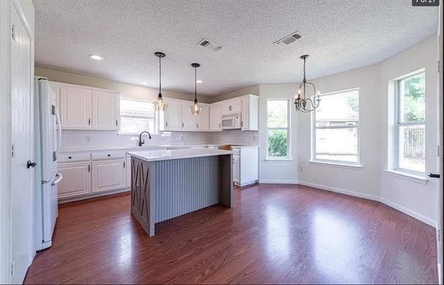 Building Photo - 352 Howard Way Dr