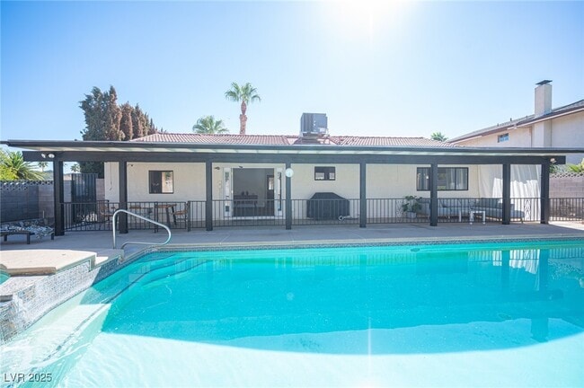 Building Photo - 6146 Peppermill Dr