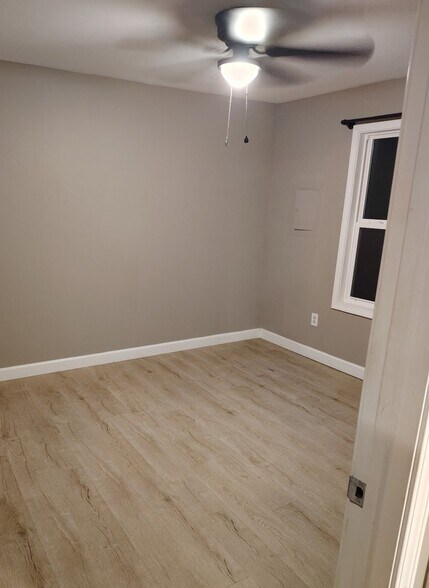 Building Photo - 110 S Highland Ave