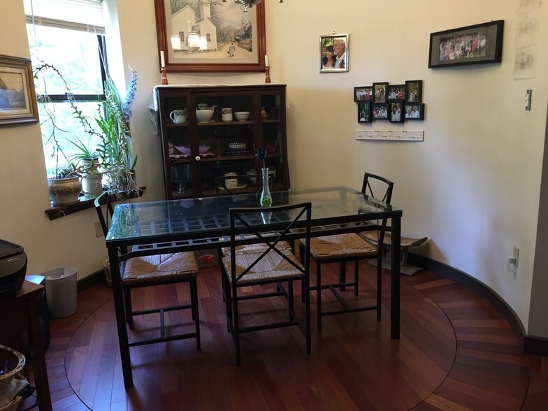view of turret dining room upon entry - 6344 Aurelia St