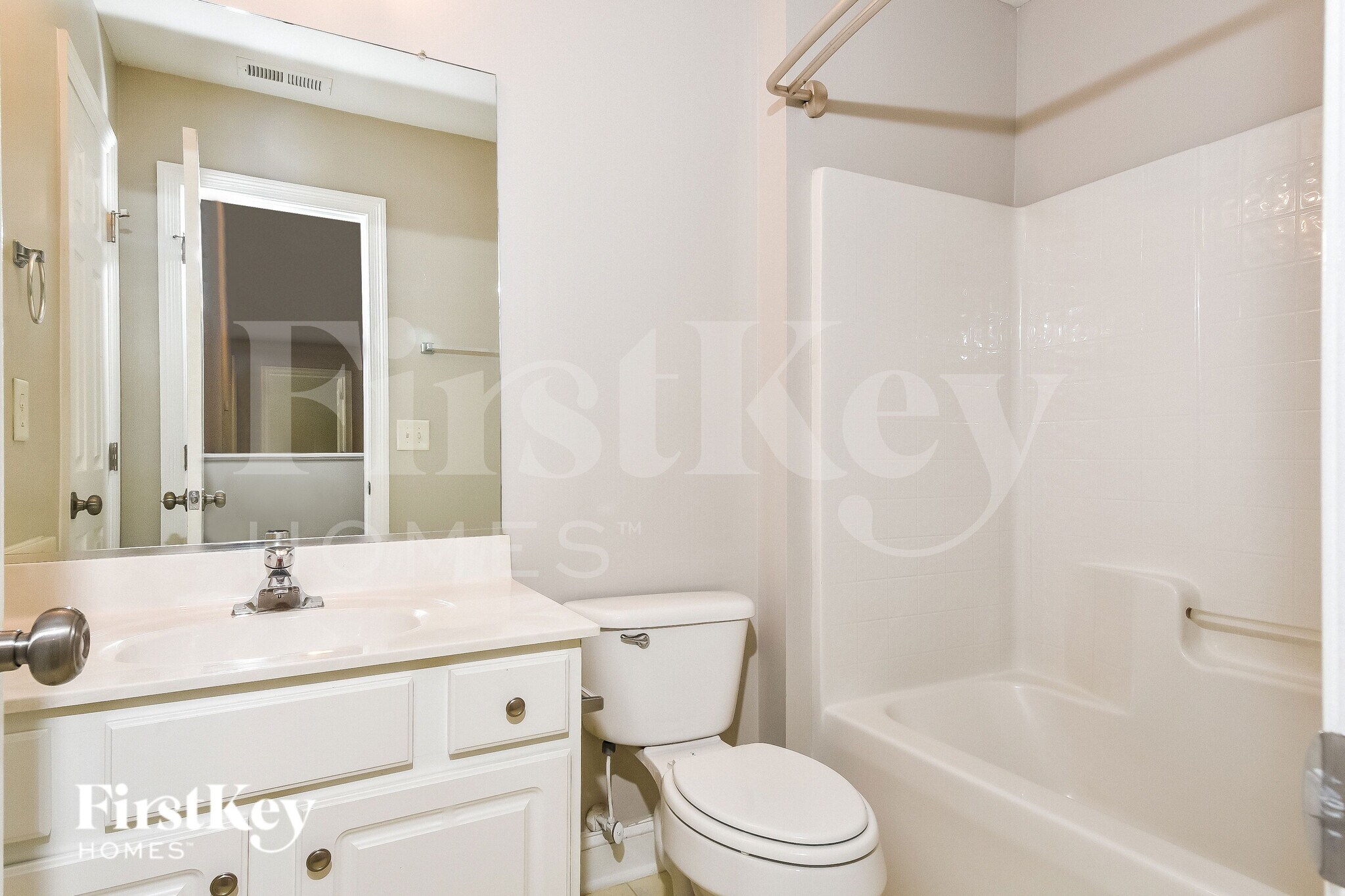 Building Photo - 6383 Clubside Dr