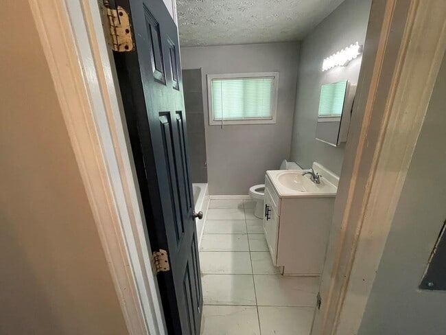 Building Photo - 1642 Mary George Ave NW