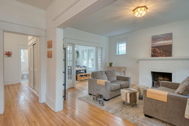 Building Photo - Spacious Living in a Prime Christiansburg Location