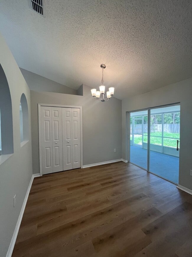 Building Photo - Spacious 4 Bedroom Home in Pine Grove!