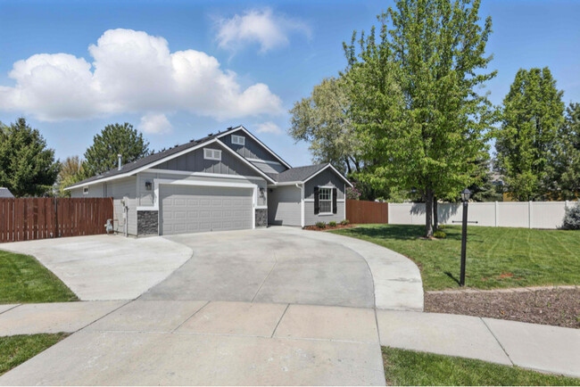 Building Photo - 984 N Star Bright Ln
