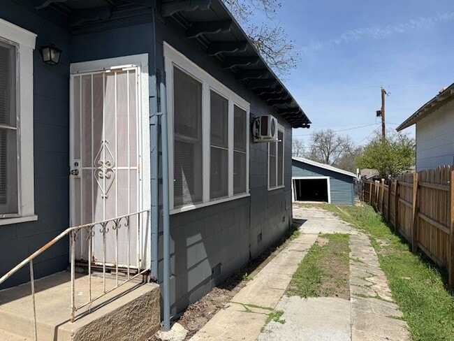 Building Photo - 1743 McKinley Ave