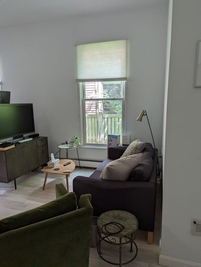 Building Photo - Mid Cambridge 1 bedroom with garage parking for 9/1