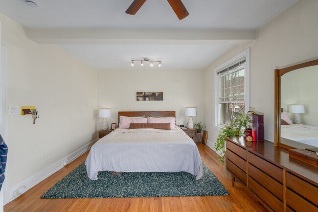 Building Photo - Oakenshawe 5-Bedroom, 2-Bathroom Home Close to Johns Hopkins