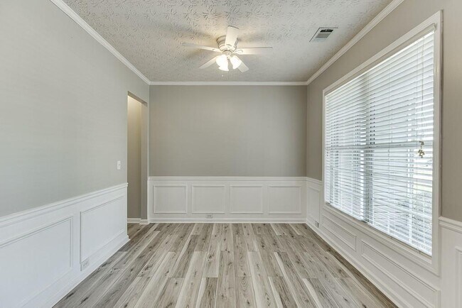 Building Photo - 678 Clairidge Elm Trail SW