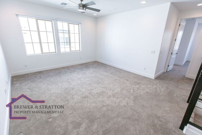 Building Photo - 4065 S Marin Dr