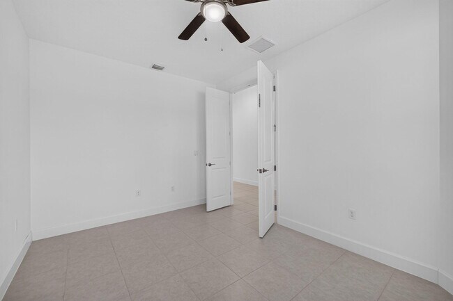 Building Photo - 13352 SW River Rock Rd