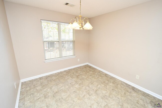 Building Photo - 107 Dorothy Ct