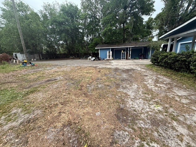 Building Photo - 302 Bernard Rd