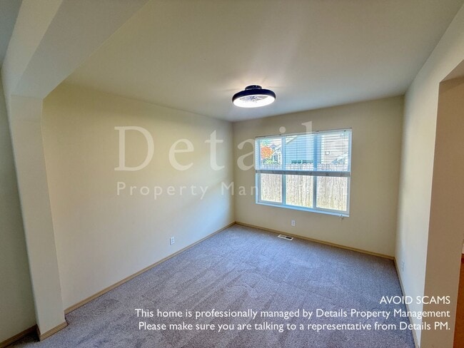 Building Photo - Large 3+ Bedroom Home in Port Orchard w/Ne...