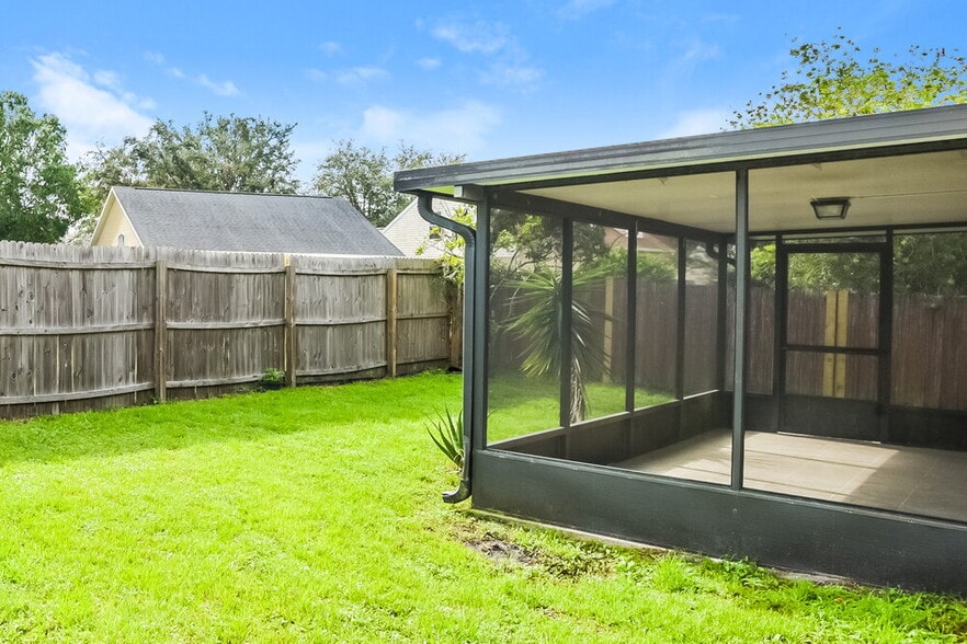 Building Photo - 4331 Boca Woods Dr