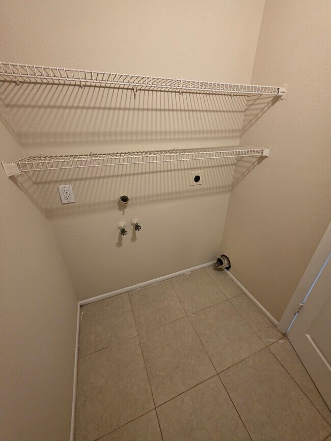 Building Photo - 5230 SE 31st St