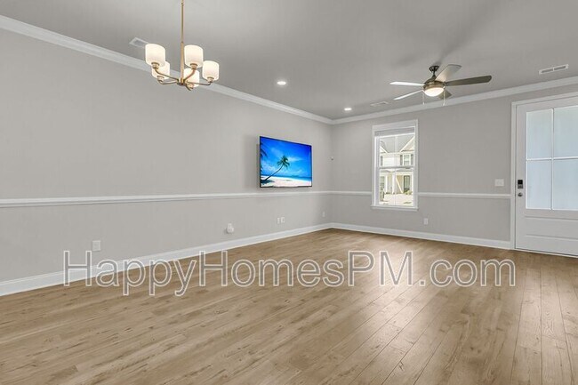 Building Photo - 523 Green Fern Dr