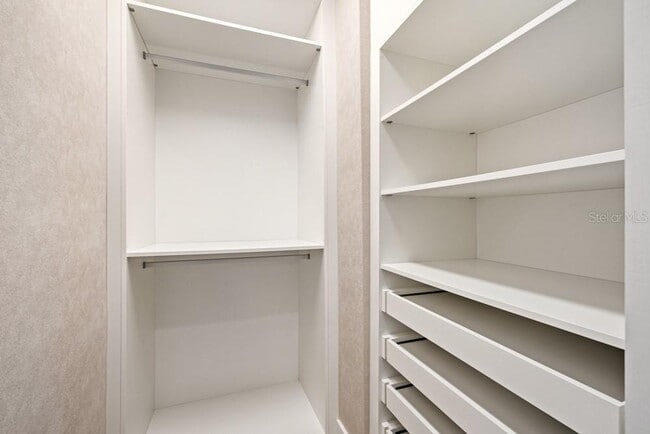 Building Photo - 15699 Panther Lake Dr