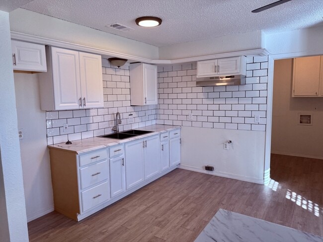 Building Photo - 7417 Fir Ave