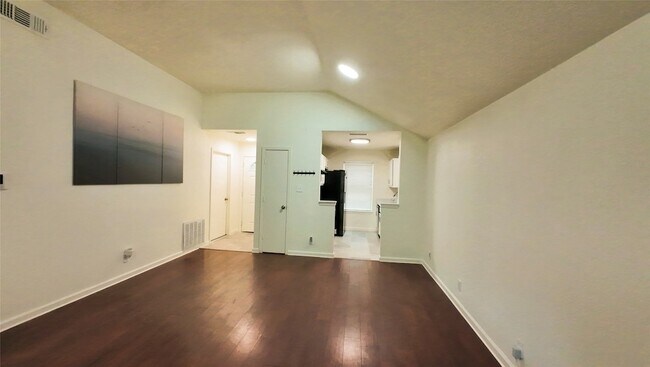 Building Photo - 1404 Woodfern Dr