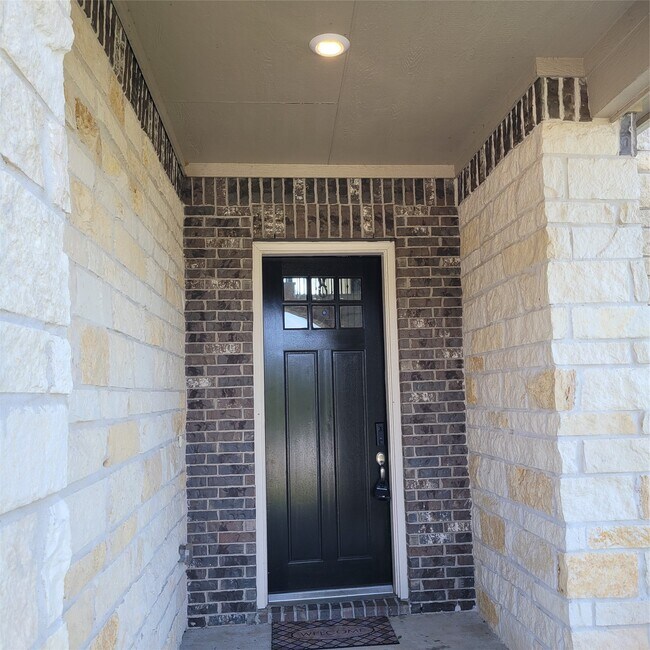 Building Photo - 17685 Martin Crk Ln
