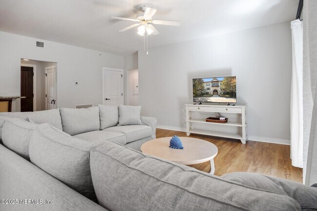 Building Photo - 945 Registry Blvd