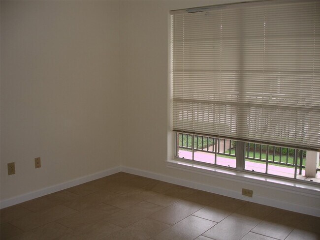 Building Photo - 14333 Memorial Dr