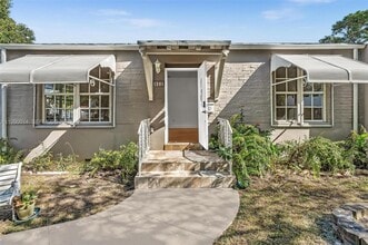 Building Photo - 511 SW 23rd Ave