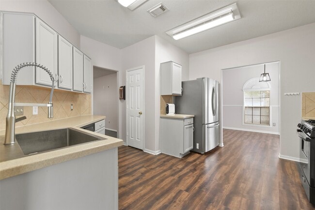 Building Photo - 18534 Burgundy Sky Way