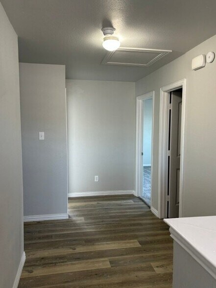 Building Photo - 1428 Montoya Ln