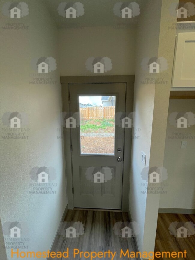 Building Photo - BEAUTIFUL HOME IN DALLAS!