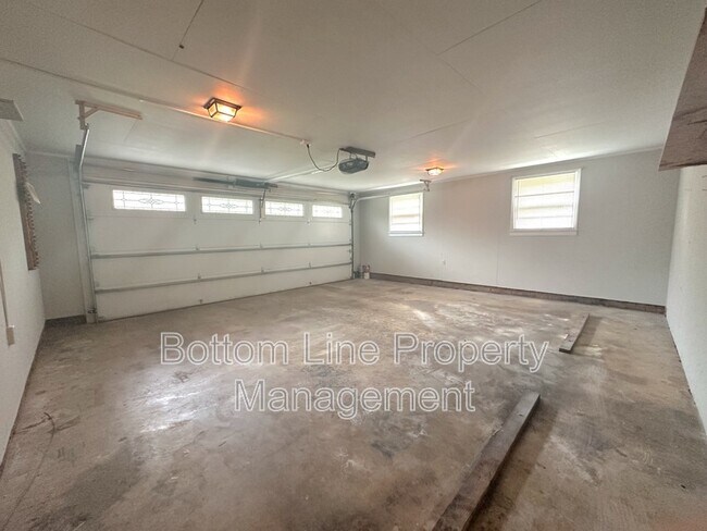 Building Photo - 9419 Brenda Ann Rd