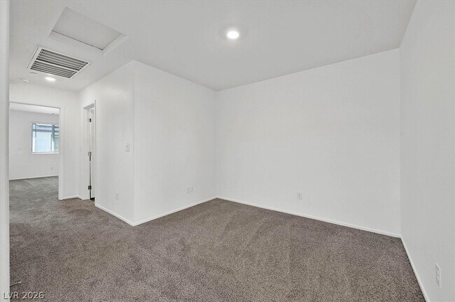 Building Photo - 7488 Mountain Ledge St