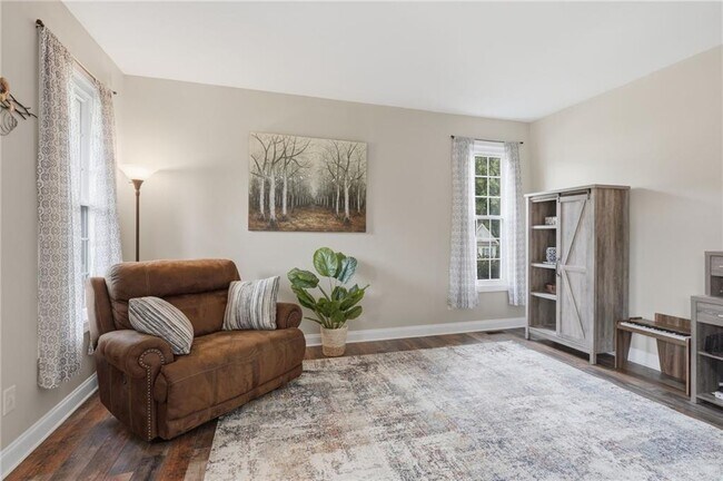 Building Photo - 8205 Applewood Ct