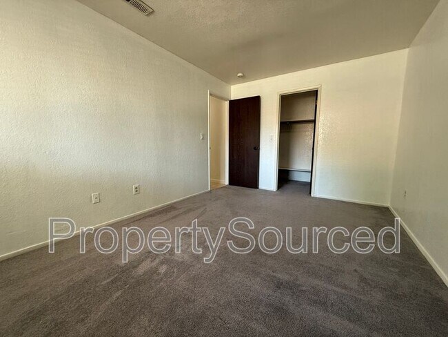 Building Photo - 700 McCoy Ct