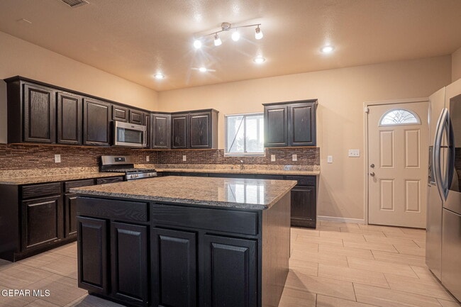 Building Photo - 7321 Mission Viejo Dr