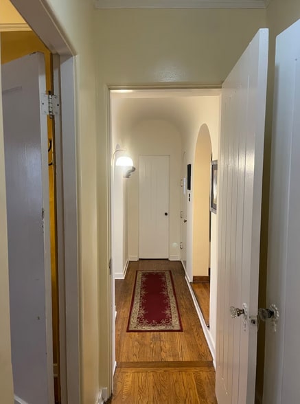 Hallway - 1238 Meadowbrook Ave