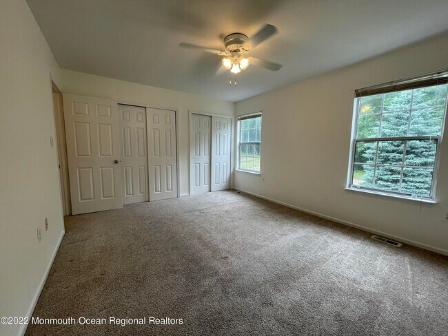 Building Photo - 694 Darlington Dr