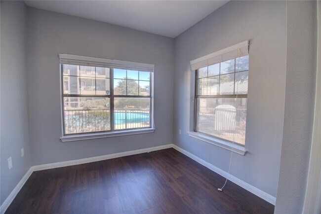 Building Photo - 2320 Gracy Farms Ln