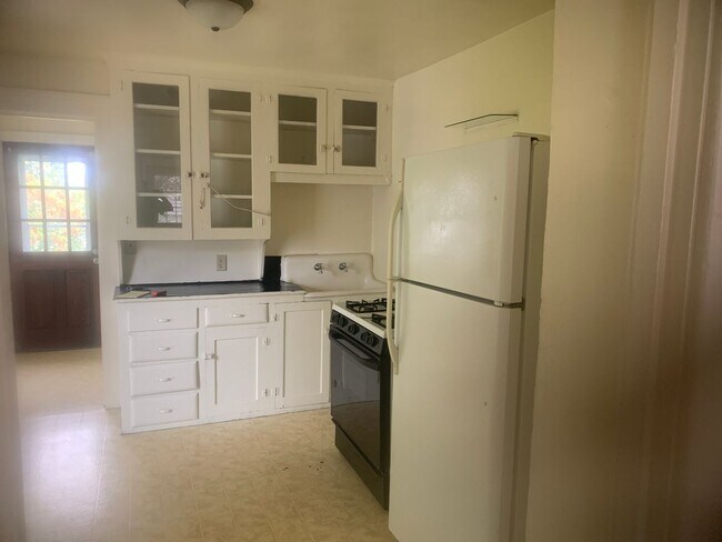 Building Photo - 16 N Washington St