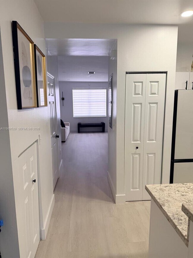 Building Photo - 1022 NE 42nd Terrace