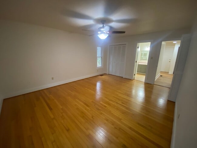 Building Photo - Country living in Glen Allen three bedroom...