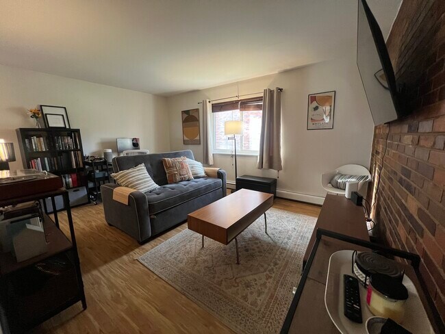 Building Photo - 481 Duane Terrace