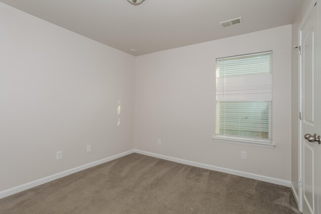 Building Photo - 2204 Walcot Way